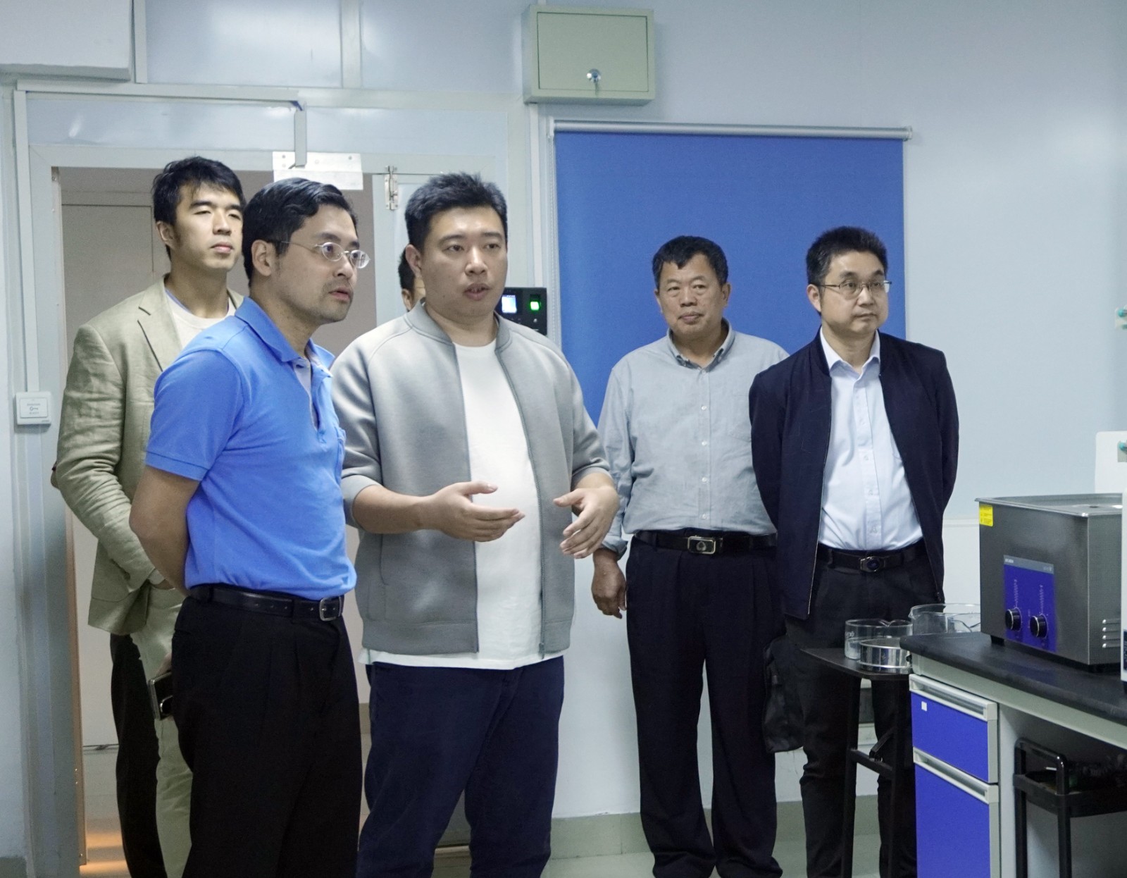 罗教授实验室.jpg